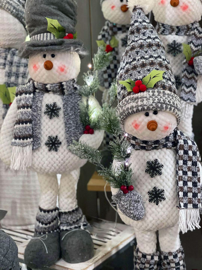 New Plush Holiday shops Snowmen, Set of 2