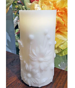 White Wax With Daisy Design Aquaflame Fountain Candle - Remote Control Included